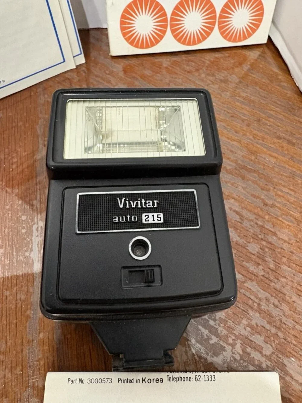 Vivitar Auto 215 Compact Electronic Flash w/Sync cord Manual Tested